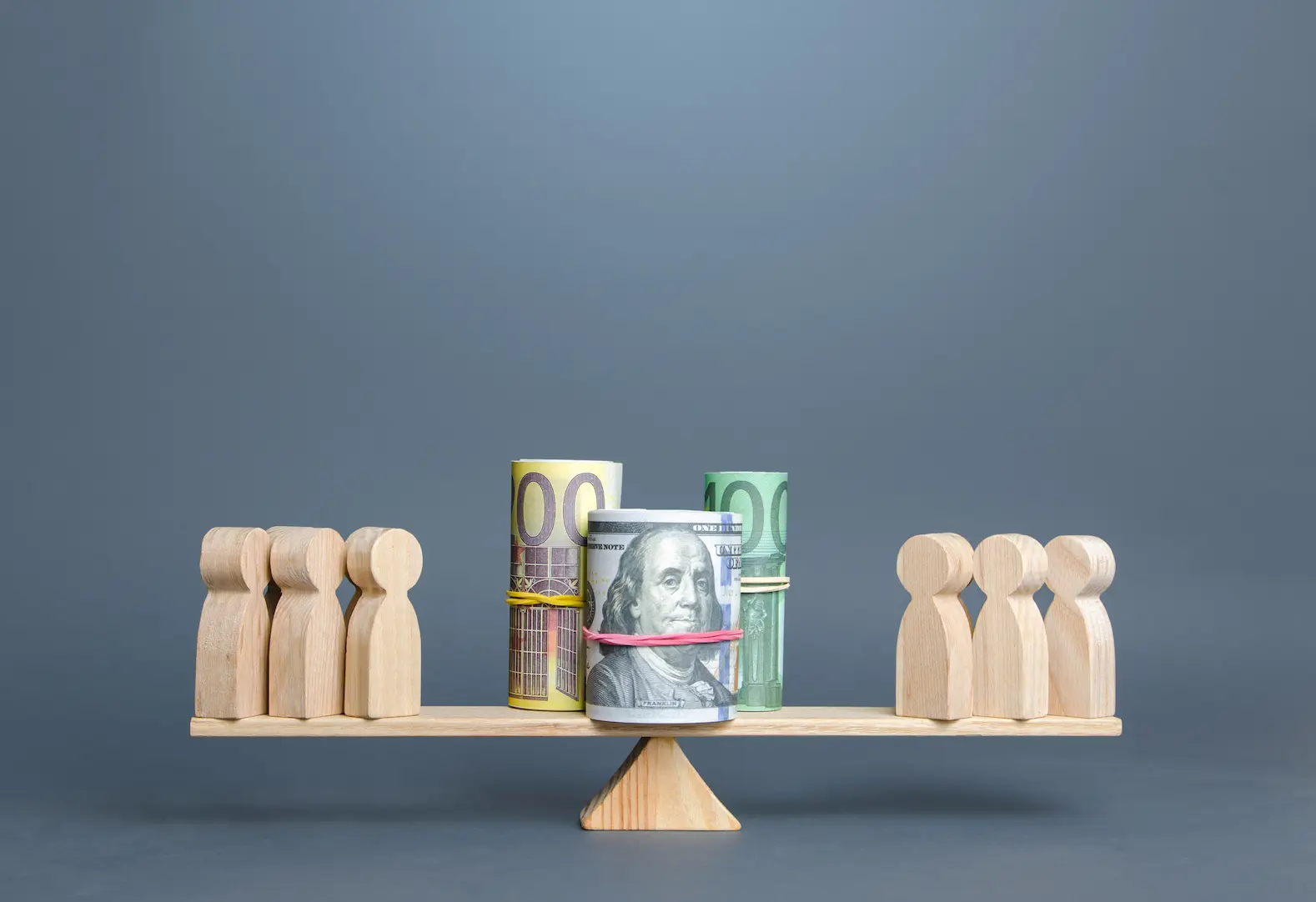 competition-for-money-on-the-scales-2025-03-18-19-18-46-utc